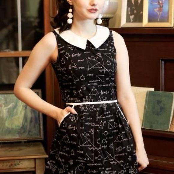 Retrolicious Dresses & Skirts - Retrolicious Black and White Collared Midi Dress